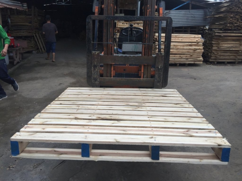 Pallet gỗ 1300x1400