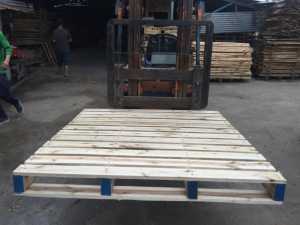Pallet gỗ 1300x1400