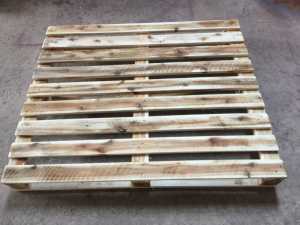 Pallet gỗ xuất khẩu tải nhẹ 1000x1200 xúc 4 hướng nâng