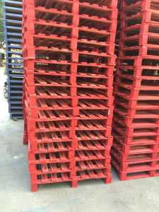 Pallet 4 hướng 1000x1000 tải nhẹ 300 kg