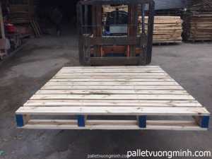 Hàng tồn kho thanh lý Pallet 1300x1400 sử dụng vít xoắn