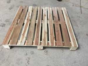 Pallet bằng gỗ 4 cổng 1140x1140 tải nhẹ