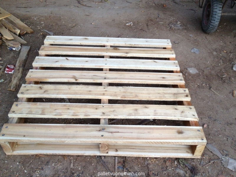 Pallet gỗ 1200x1200x150 Vít