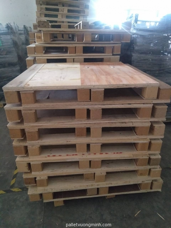 Pallet ván ép VM Sử dụng cục gù mùn cưa, cục gù ép mùn cưa, chip block