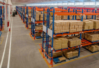Pallet gỗ chuyên dùng để kê trên kệ cao